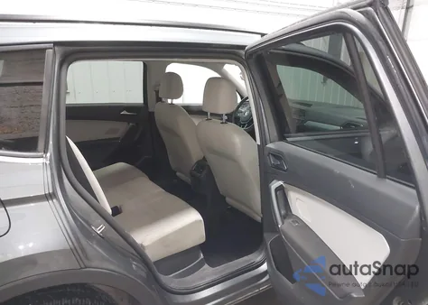 2018 Volkswagen Tiguan 2.0T S z USA, uszkodzony, nr VIN 3VV0B7AX9JM016003